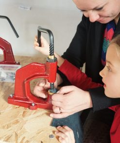 Inscrivez votre enfant à un atelier maroquinerie !