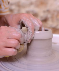 Créez votre poterie artisanale au tour de potier !