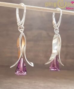 Collection Lily : boucles d’oreilles en argent et fleurs en cristal de Swarovski® de OSTROWSKI design