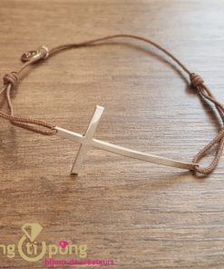 Grande croix en argent plaqué rhodium et lien taupe Olivier LAFOND pour L’avare