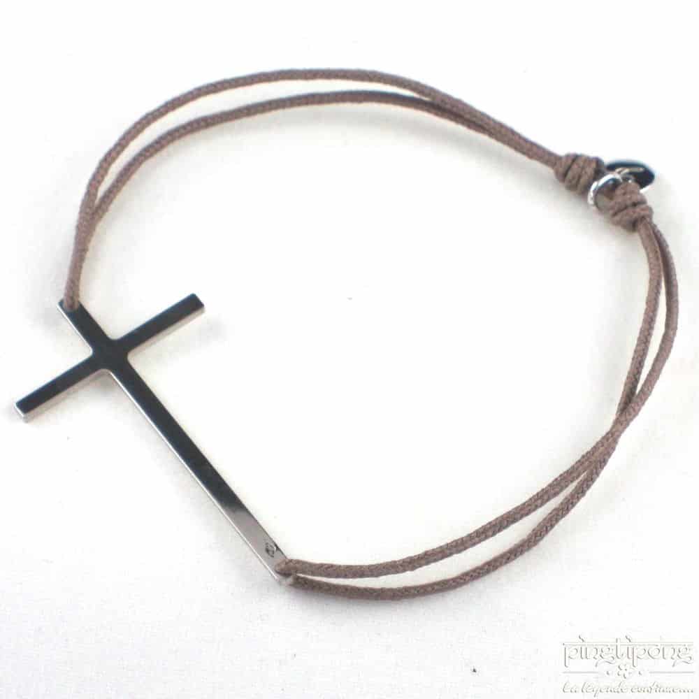 Grande croix en argent plaqué rhodium et lien taupe Olivier LAFOND pour L’avare – Image 4