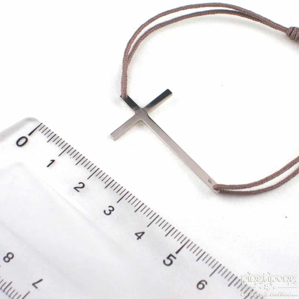 Grande croix en argent plaqué rhodium et lien taupe Olivier LAFOND pour L’avare – Image 5